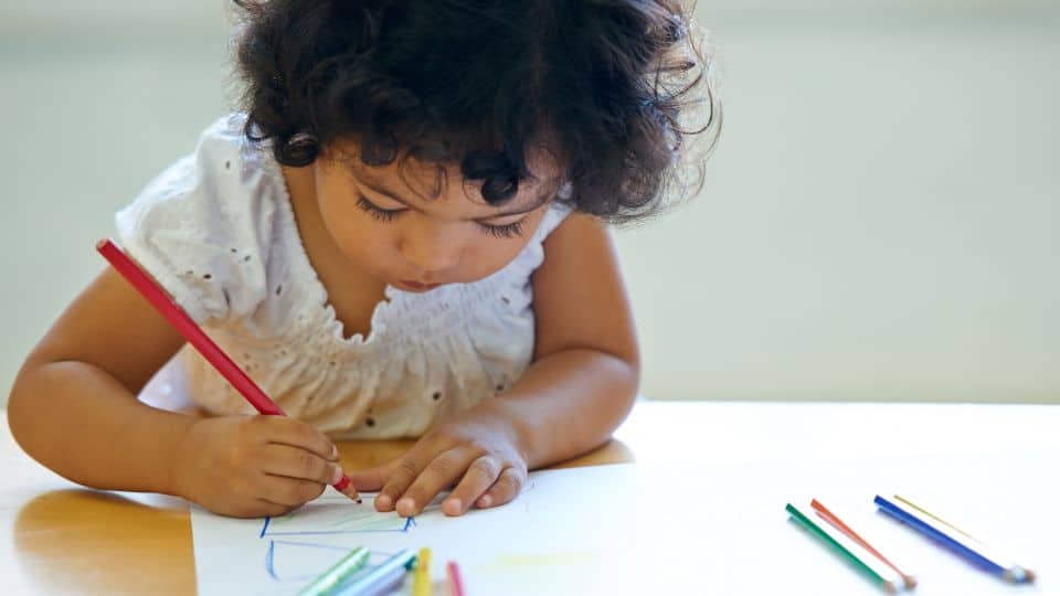 אומנות מגיל צעיר: כך תפתחו את החוש היצירתי מגיל צעיר